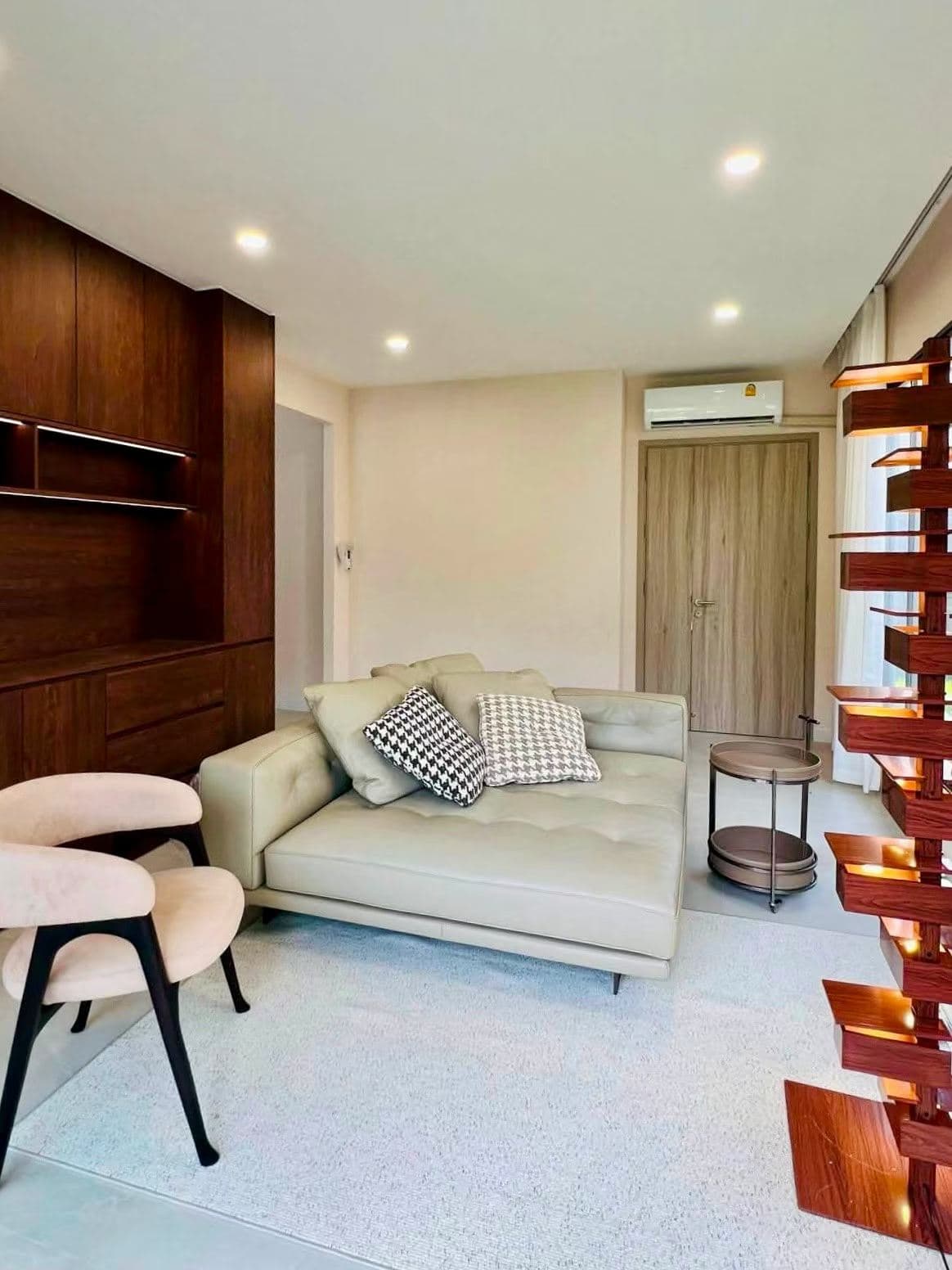 Rent Detached House Near New Bangkok Airport, Thailand | 5BR 5BA 404 sqm | 180,000 THB/month