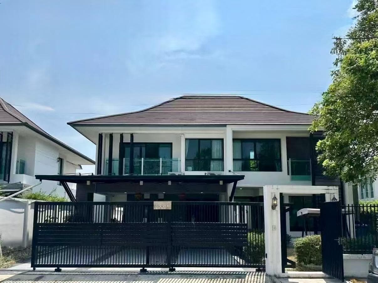 Rent Detached House in Bangna, Bangkok, Thailand | 4 Bedrooms 4 Bathrooms | Monthly Rent 150,000 THB