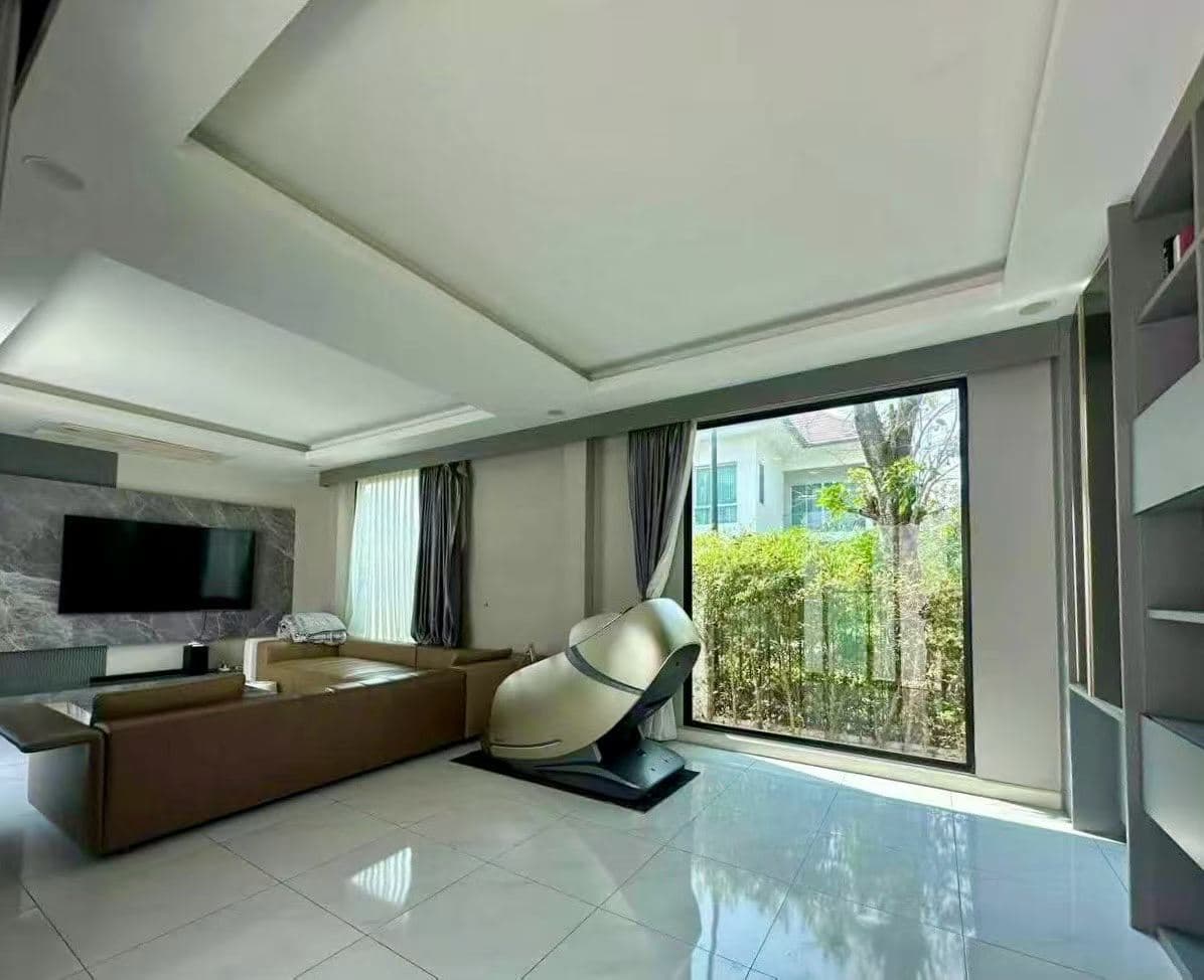 Rent Detached House in Bangna, Bangkok, Thailand | 4 Bedrooms 4 Bathrooms | Monthly Rent 150,000 THB