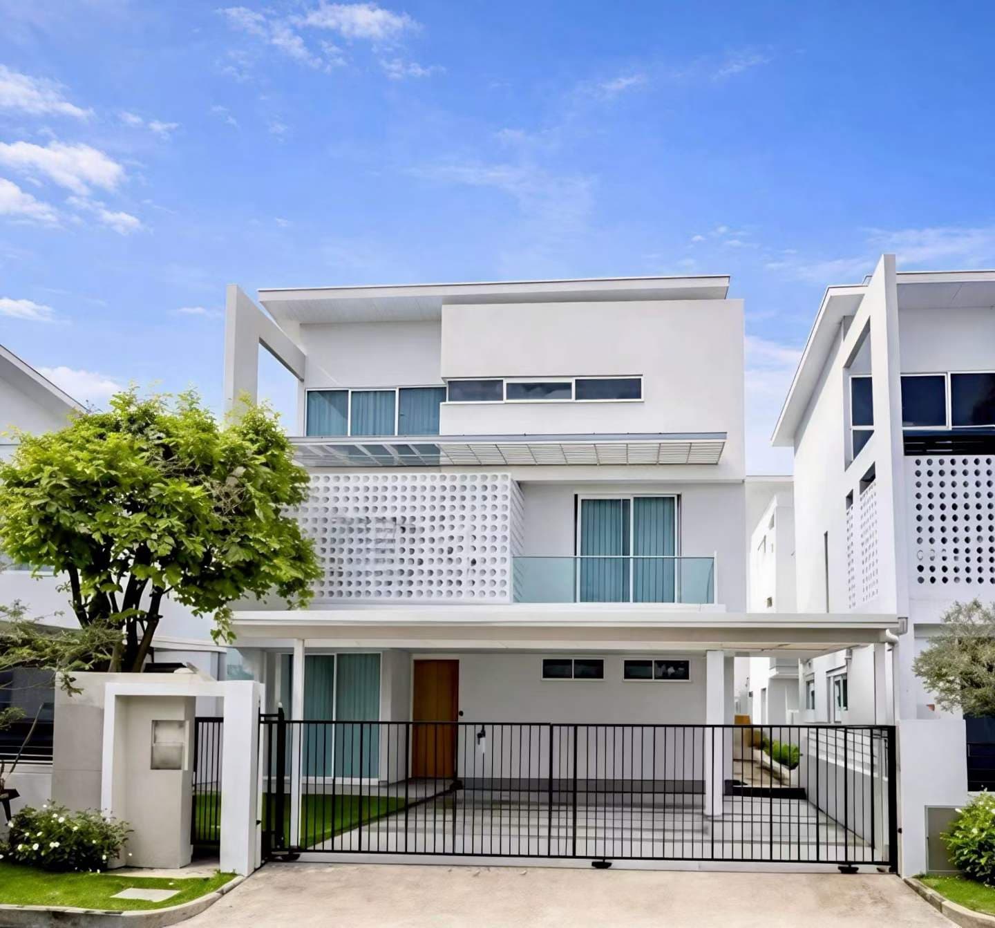 Rent Detached House in Ramintra, Bangkok, Thailand | 4 Bedrooms 4 Bathrooms | Monthly Rent 150,000 THB