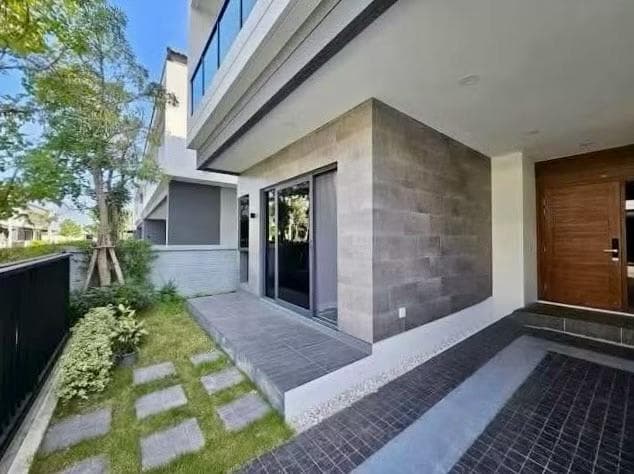 4-Bed 5-Bath Detached House for Rent in Bangna, Bangkok, Thailand | 90,000 THB/Month
