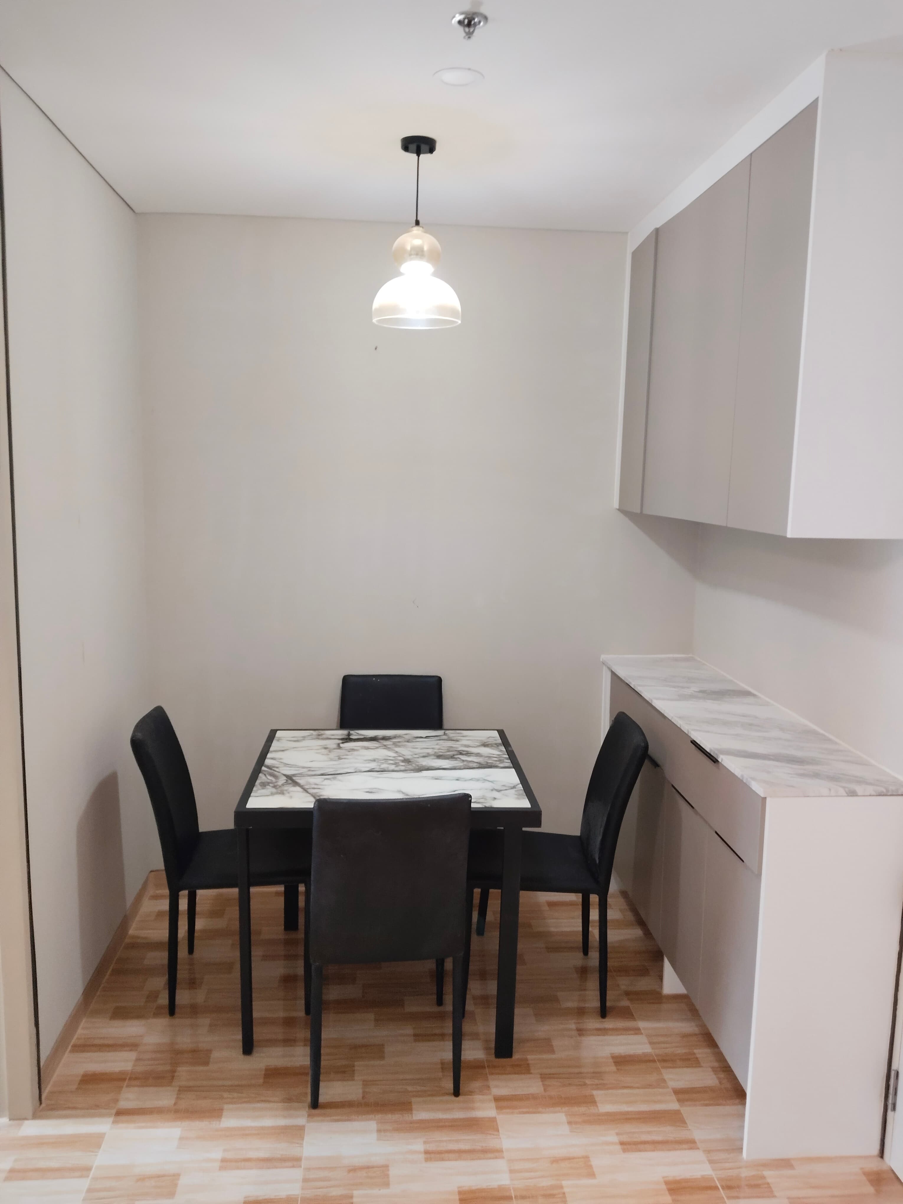 Bangkok Thailand Lumpini Suite Phetchaburi-Makkasan 2-Bedroom Apartment for Rent | Near MRT Phetchaburi Station, Near Srinakharinwirot University, 28th Floor, 40.5 sqm, Monthly Rent 22,000 Baht