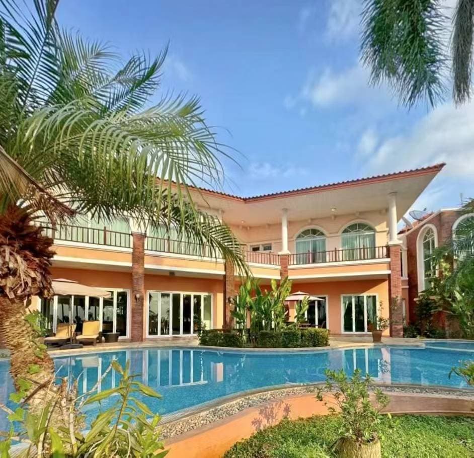 Luxury Detached Villa in Pattaya, Thailand | 4BR 4BA with Pool, Wine Cellar, Elevator | Priced at 7.2 Million RMB