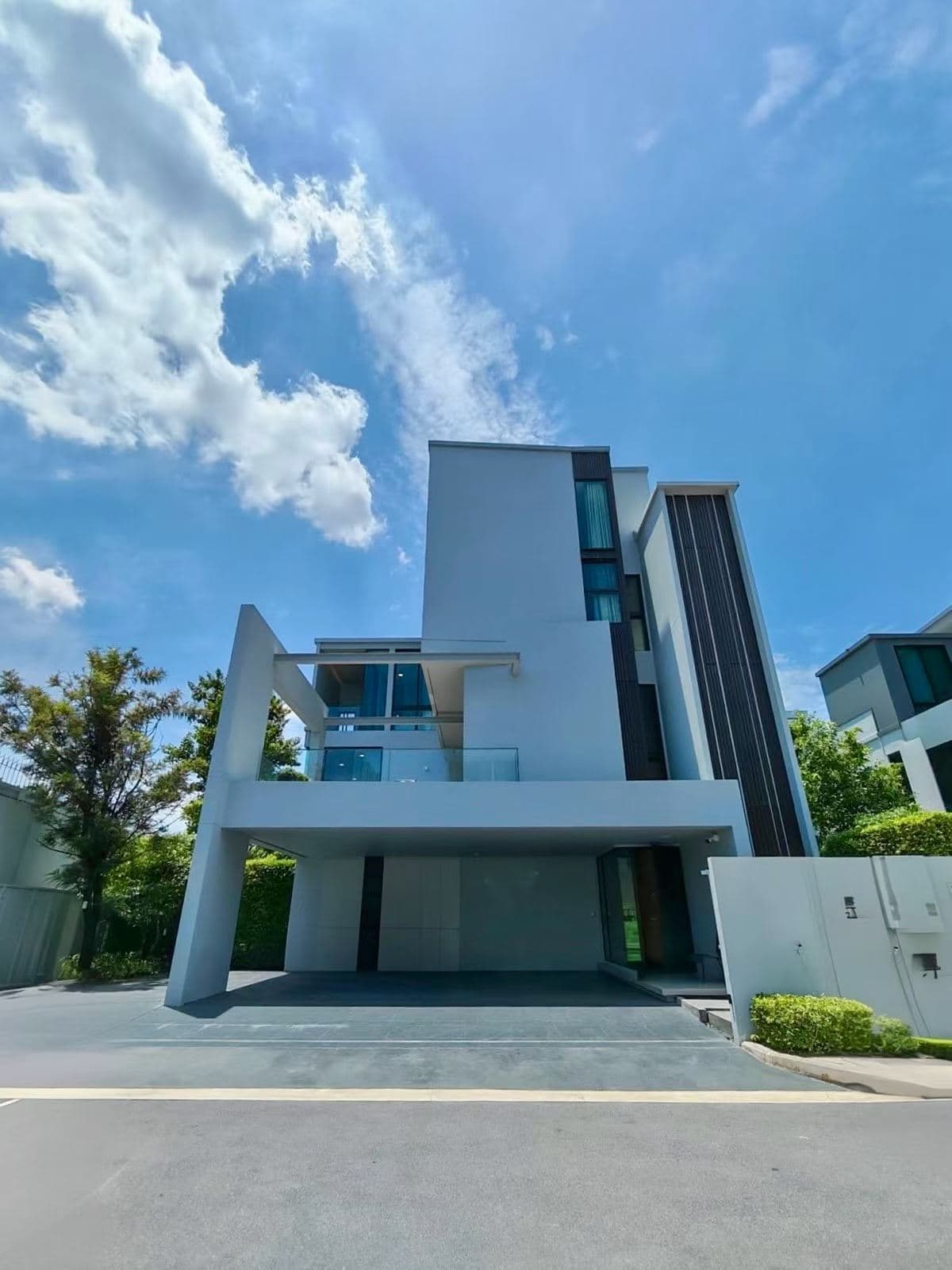 Luxury Detached House for Rent Near Bangkok's New Airport | 4BR 5BA with Elevator and Garden | 250,000 THB/Month