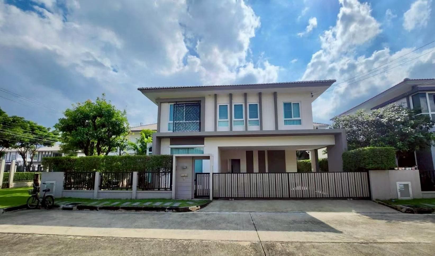 Rental of Detached House near Old Airport in Bangkok, Thailand | 4 Bedrooms 3 Bathrooms 220 sqm | Monthly Rent 70,000 THB