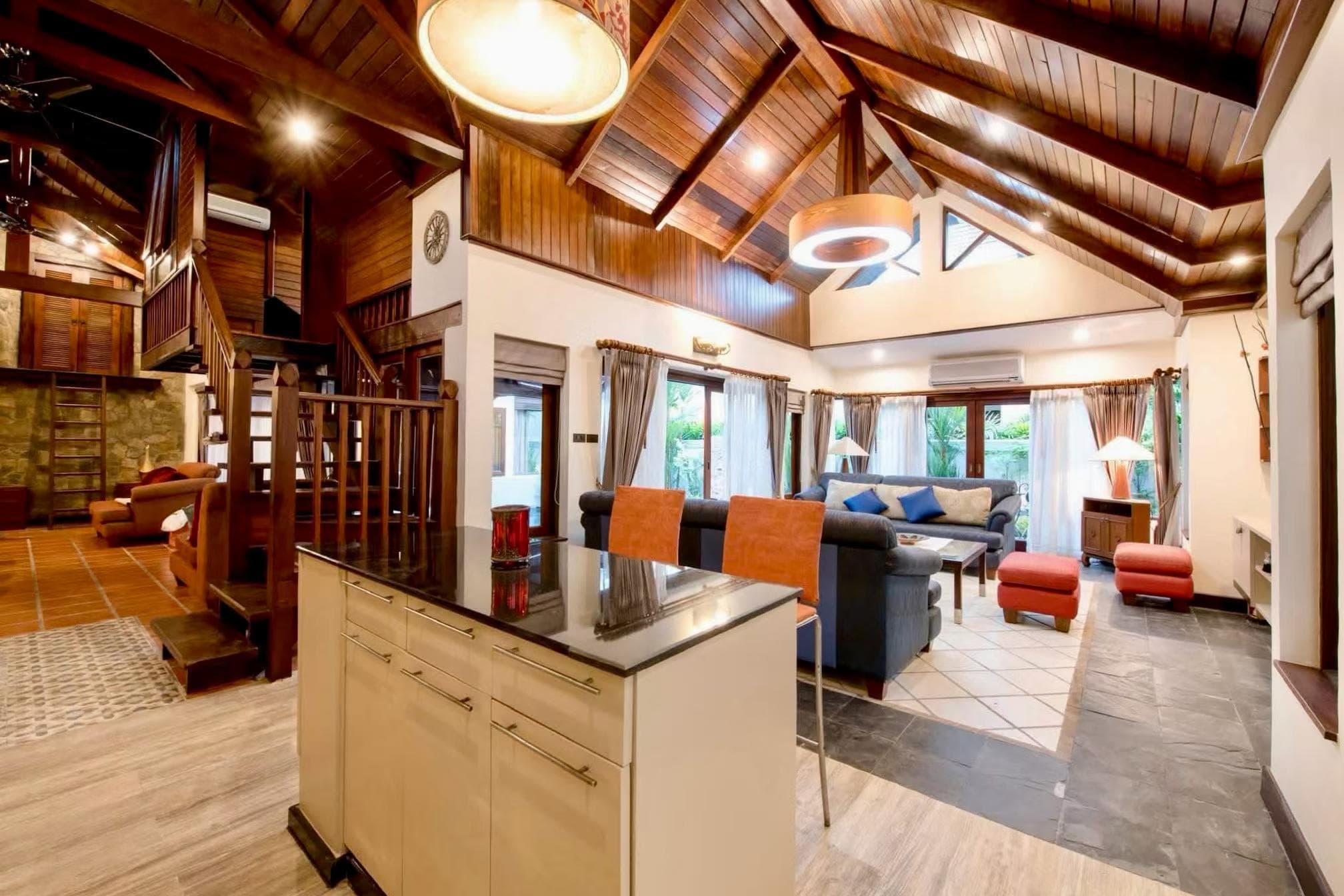 Thai Pattaya Detached House for Rent | 3BR 3BA 400sqm | Monthly Rent 70,000 Baht Near Beach