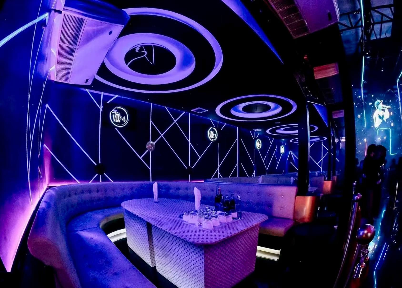 Bangkok, Thailand Ratchada Bar for Transfer | Two-Story Commercial Property | 19 Million THB Including Licenses