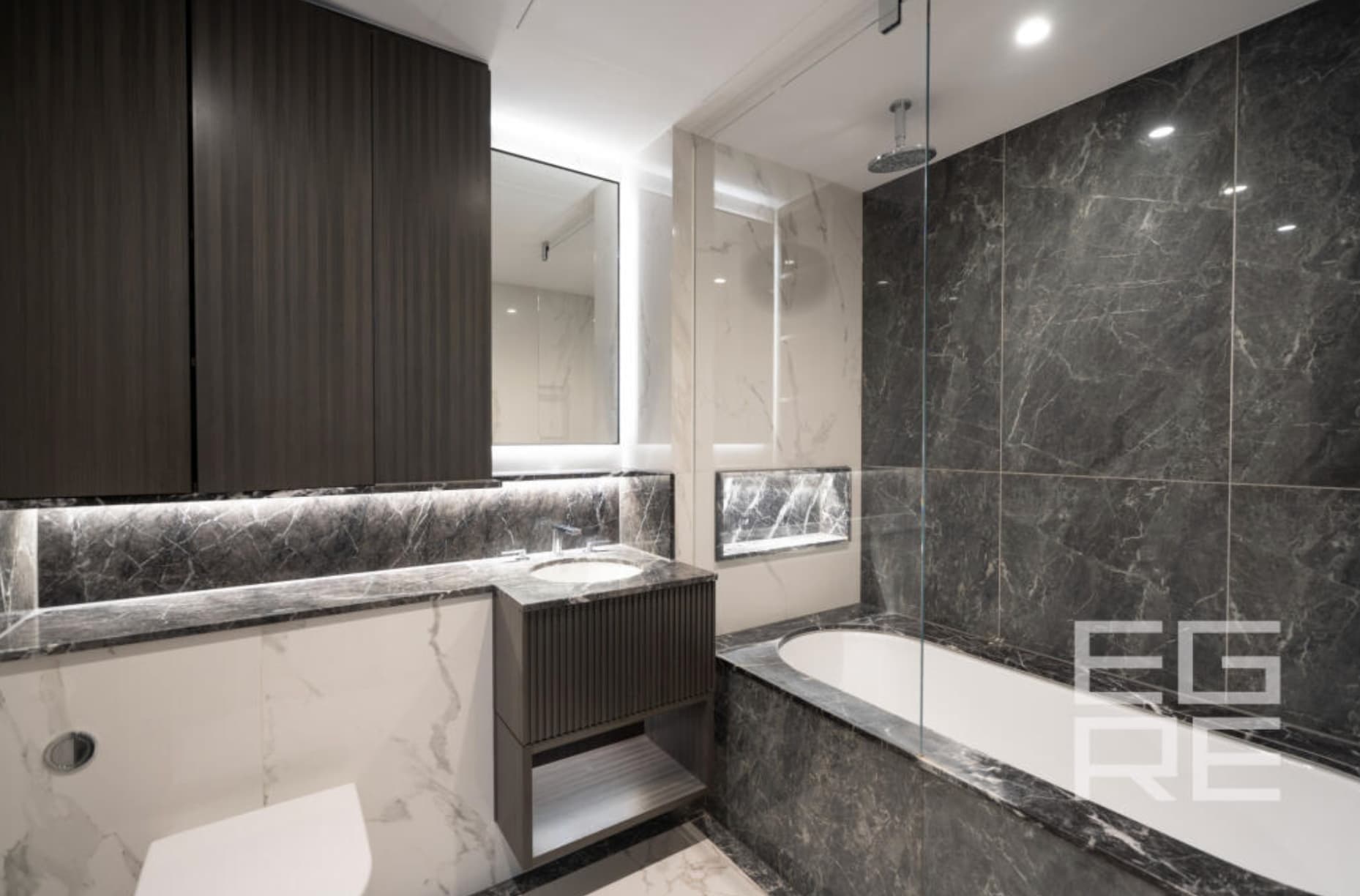 9 Millbank, Westminster, London, UK | Second-hand Apartment | Grade II Listed Building, Ready to Move In, 999-Year Leasehold