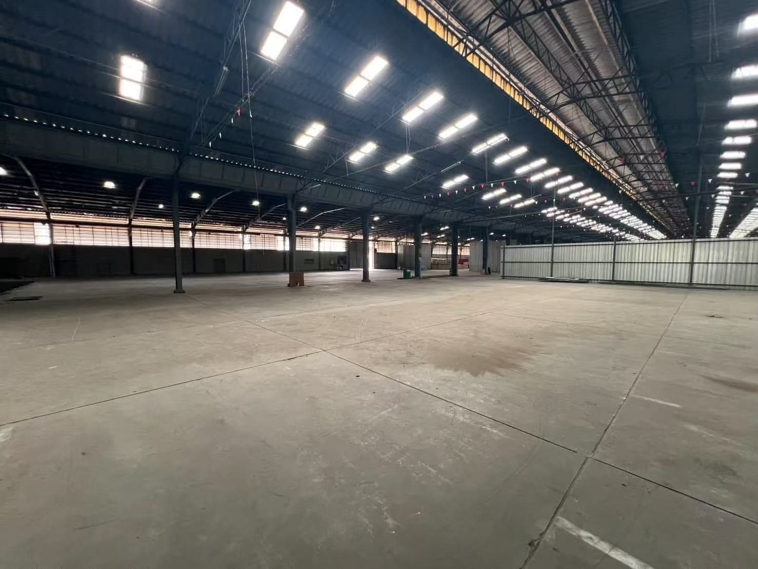 Chonburi, Thailand | Ayutthaya Warehouse Space for Rent | 10,296 sqm, Monthly Rent 1,132,560 THB