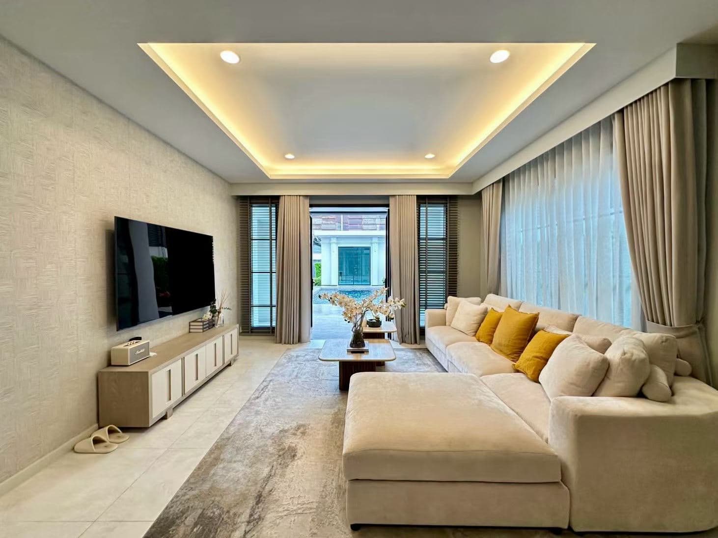 Bearing, Bangkok, Thailand Detached Villa | 5 Bedrooms 5 Bathrooms | Monthly Rent 280,000 THB