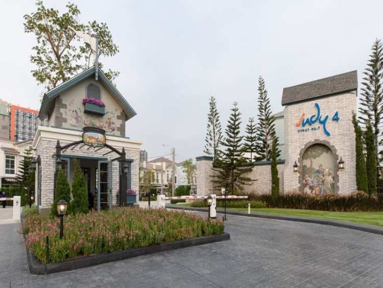邦纳区联排别墅,占地82平米,3卧3卫近曼谷英汉国际学校