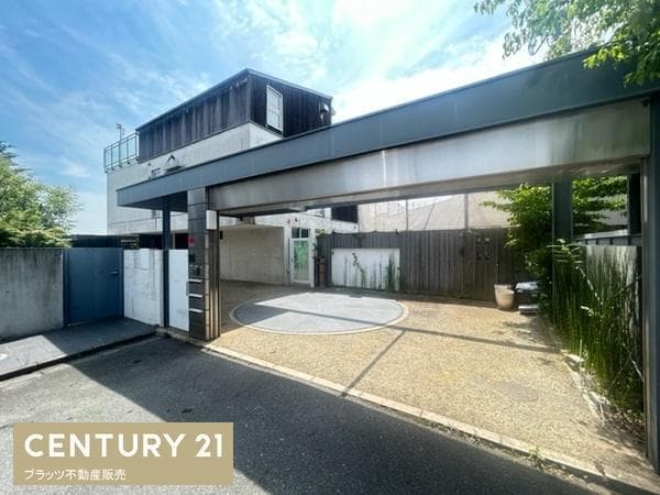 Suita Luxury Detached House 138 Million Yen (with EV Elevator 🛗)