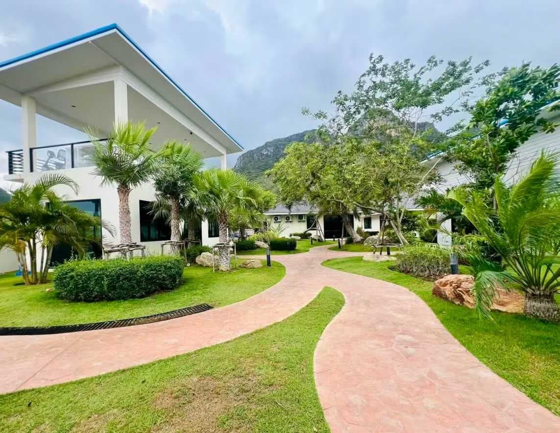 Thailand Hua Hin Seaside Detached Villa for Sale, Price 2.6 Million RMB, Near Beach Tourist Attractions