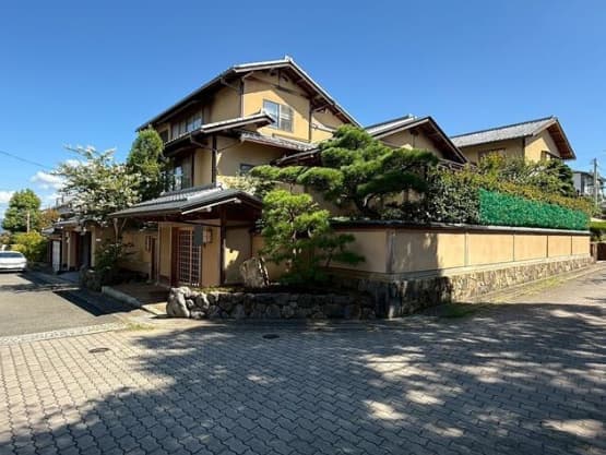 日本京都西京区一户建 5卧3卫带庭院车库 步行5分钟到公交站