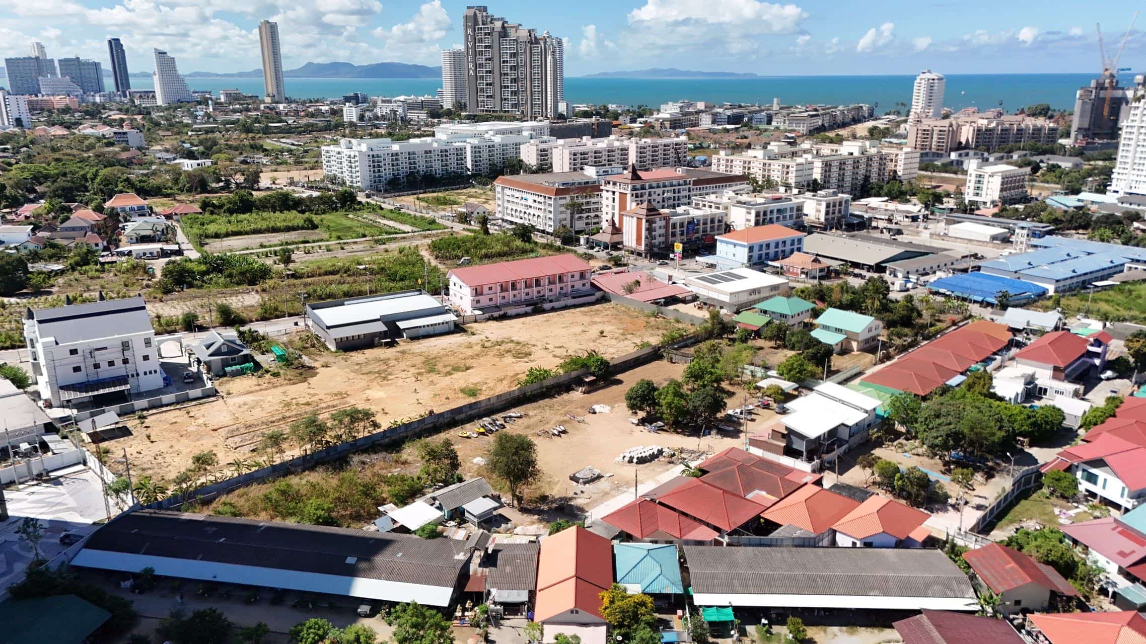 泰国芭提雅中天海边土地|1.4公里直达海滩|299万泰铢