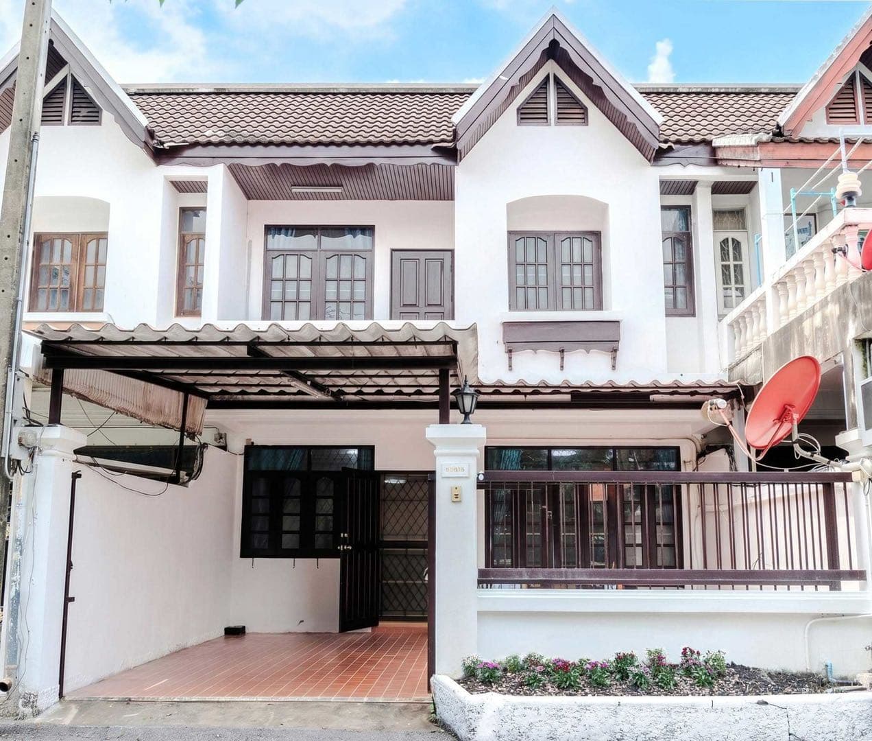 Bangkok Huai Khwang District | Detached House 4 Bedrooms 2 Bathrooms | Monthly Rent 35,000 THB