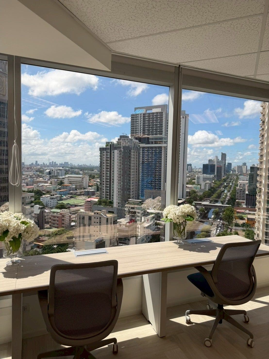 Grade A Office Space for Rent in Sathon, Bangkok | 66-100 sqm | Near BTS Chong Nonsi