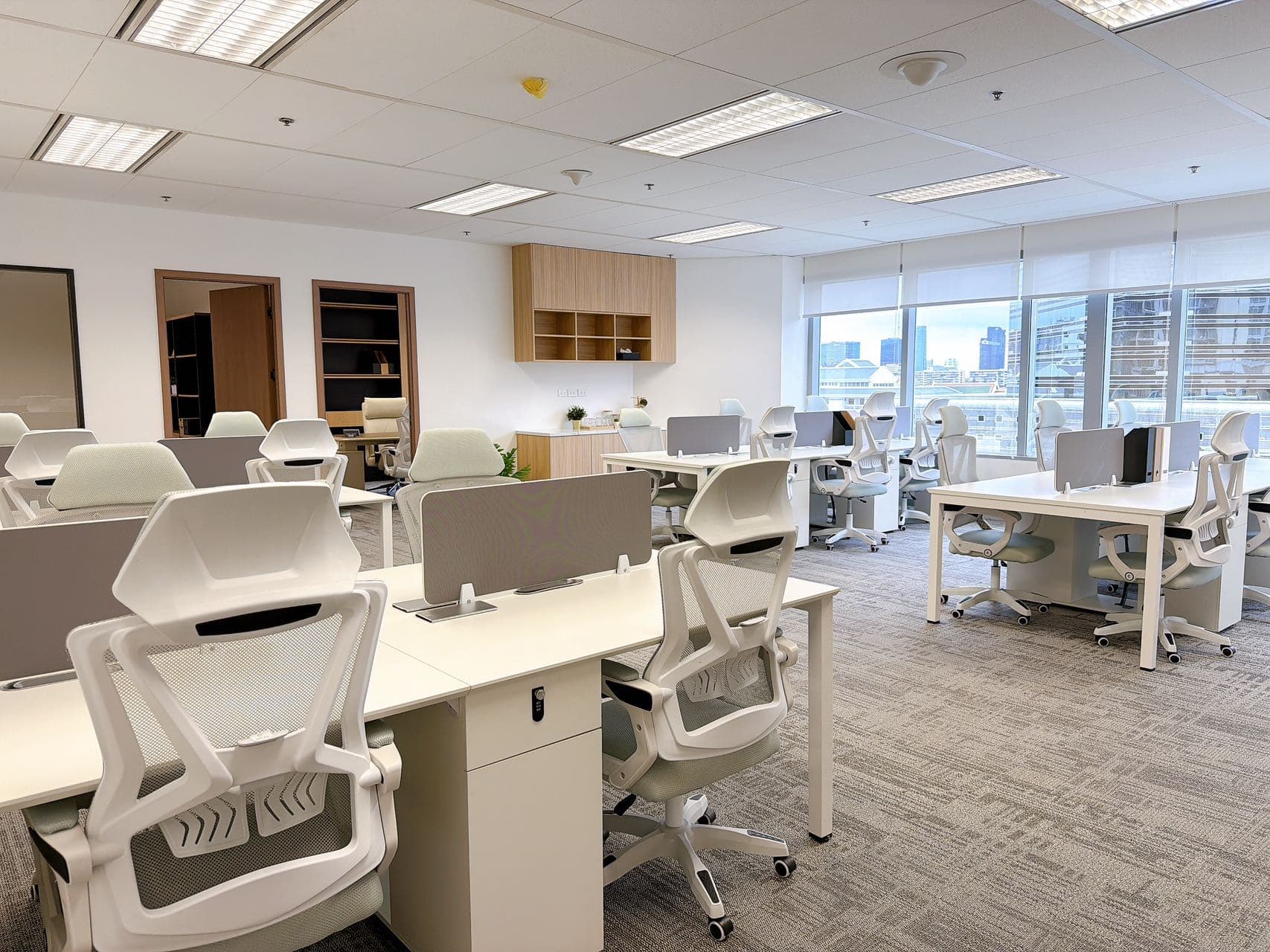 Fully Furnished Office for Rent in CBD, Bangkok City Center | 142 sq.m. | Monthly Rent 177,500 THB