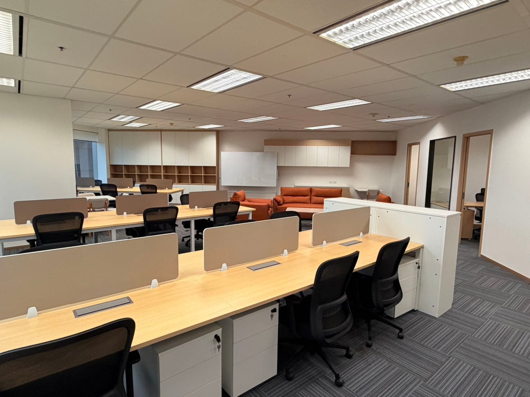 Fully Furnished Office for Rent in CBD, Central Bangkok | Standalone Office Building 128 sq.m. | Monthly Rent 166,400 THB